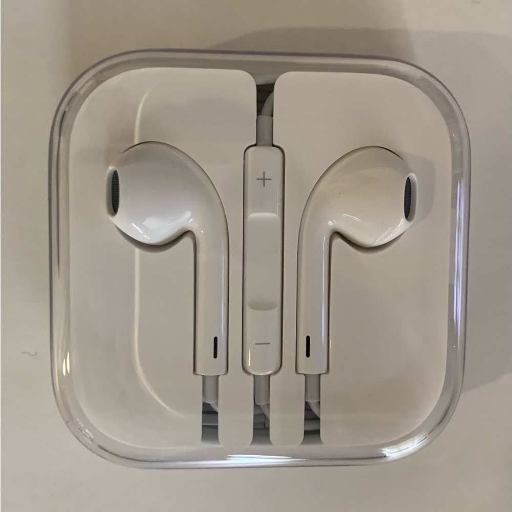 Apple Wired Ear Buds